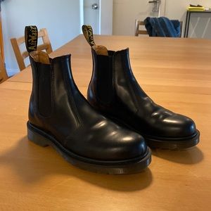 NEW w/out tag Dr Marten Black Chelsea Boots 2976 UK 6, EU 39, US Men’s 7, W’s 9